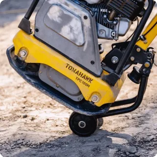 Reversible Plate Compactor – Honda GX160 – 5.5 HP – 3,500 lbs/ft_ W/ Free Vibration Impact Ironclad Gloves